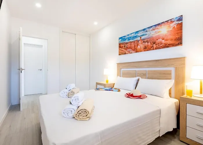 31 Cristianos Front Sea, Pool Free Wifi Apartman